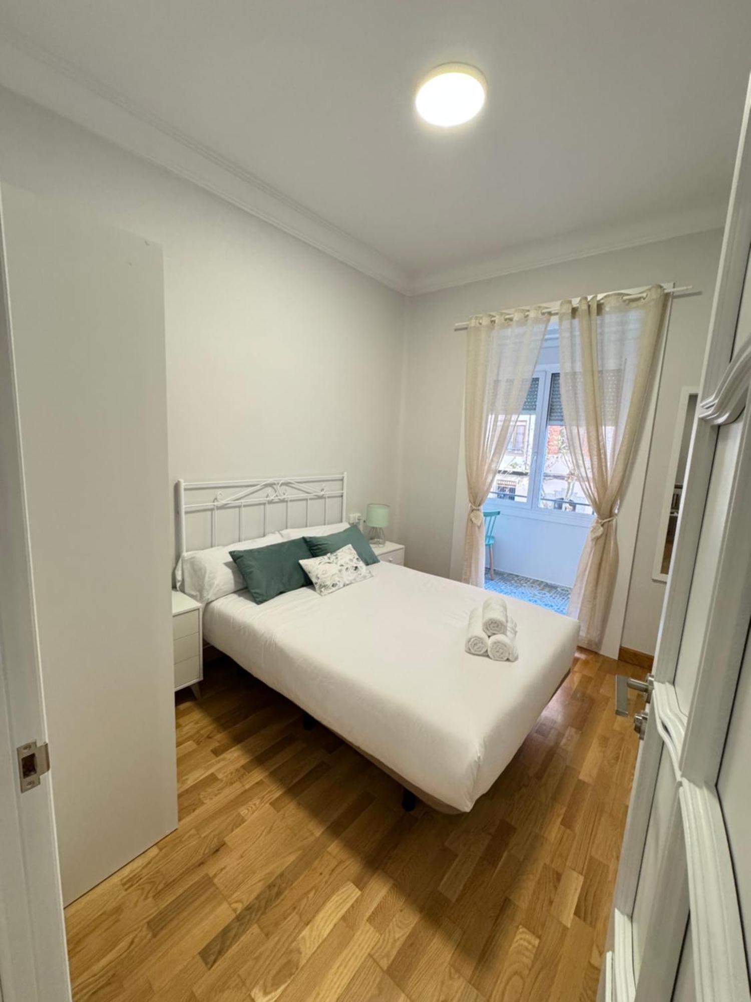 Rioja Centro Ayuntamiento By Apartamentos 로그로노 외부 사진